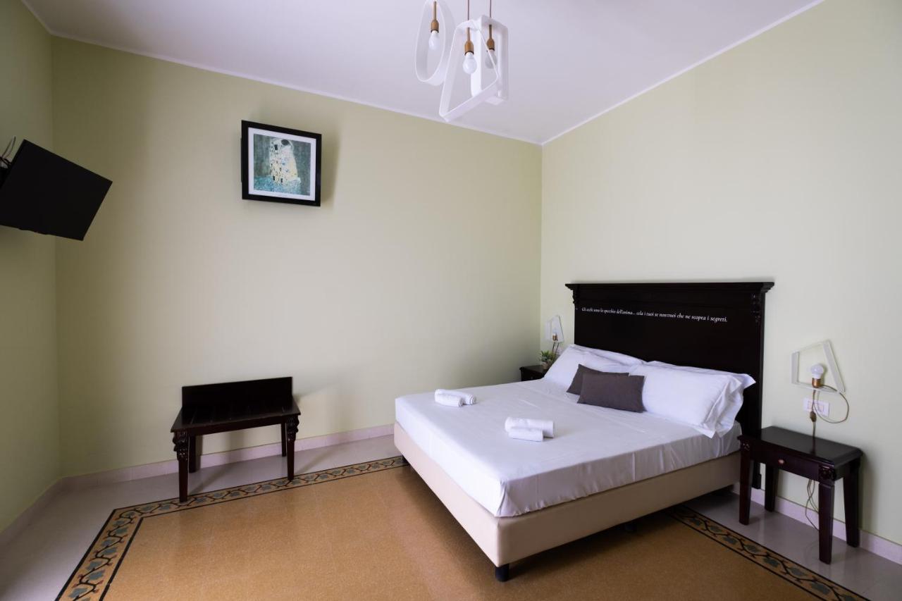 Hotel Borgo Di Ciaula Santa Flavia Bagian luar foto