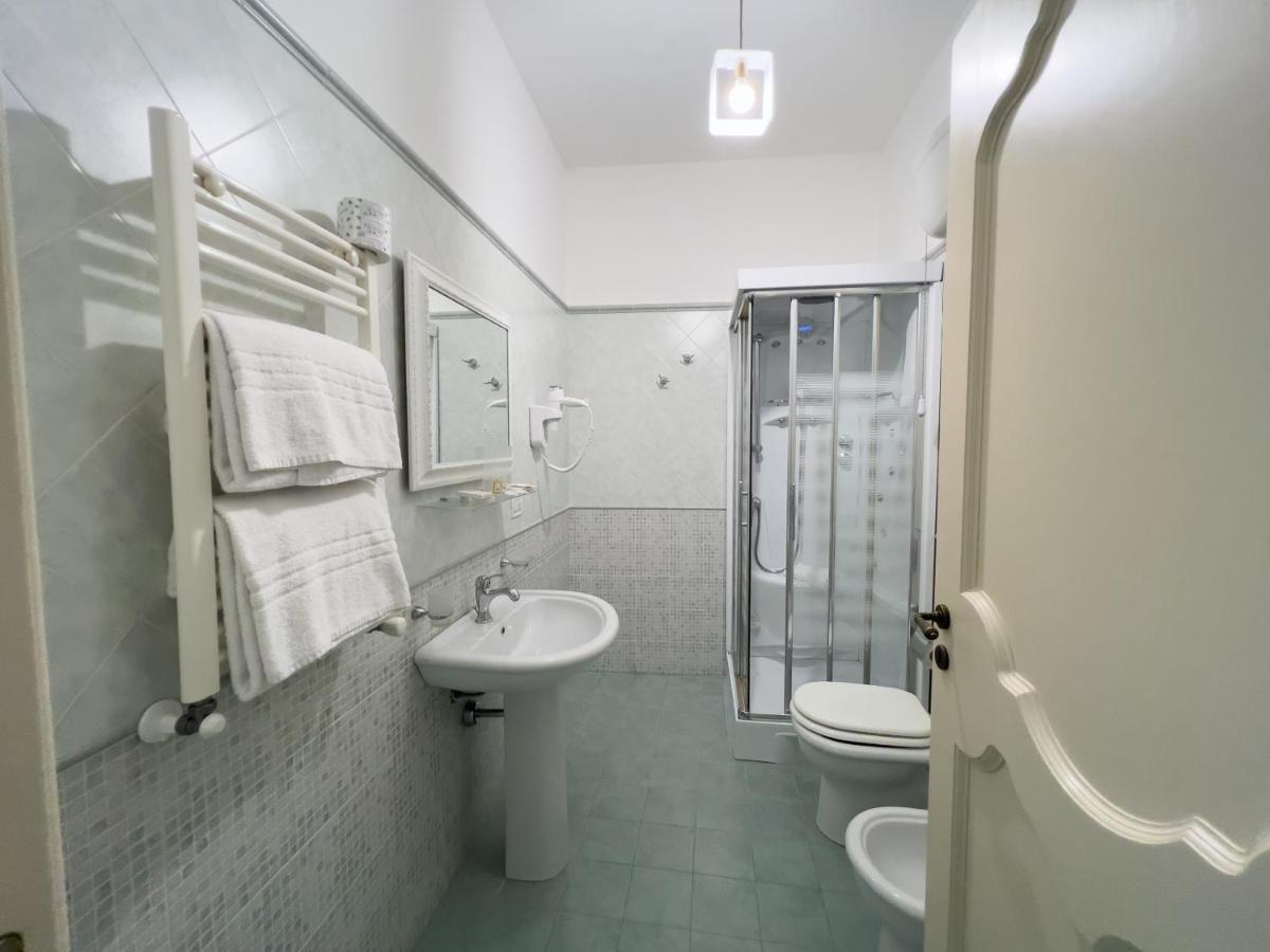 Hotel Borgo Di Ciaula Santa Flavia Bagian luar foto
