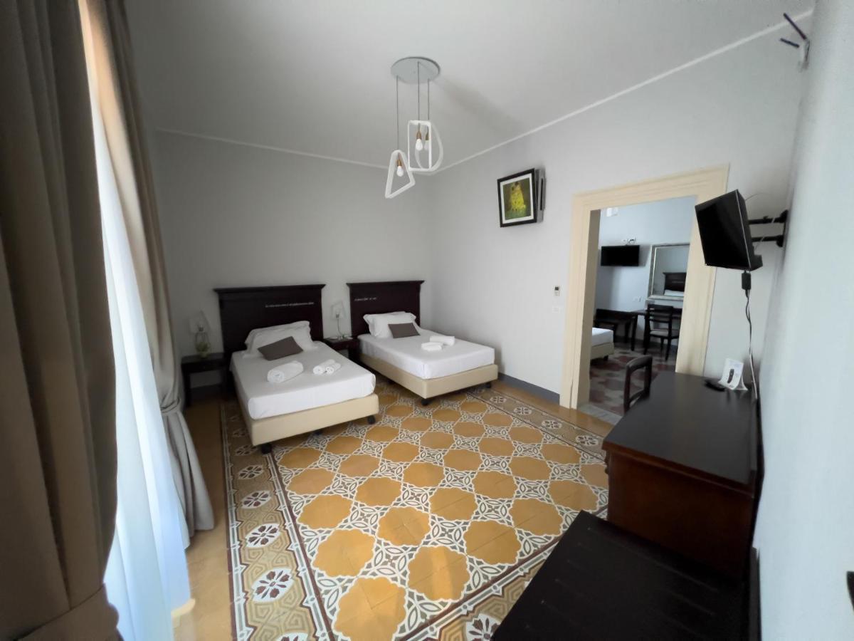 Hotel Borgo Di Ciaula Santa Flavia Bagian luar foto