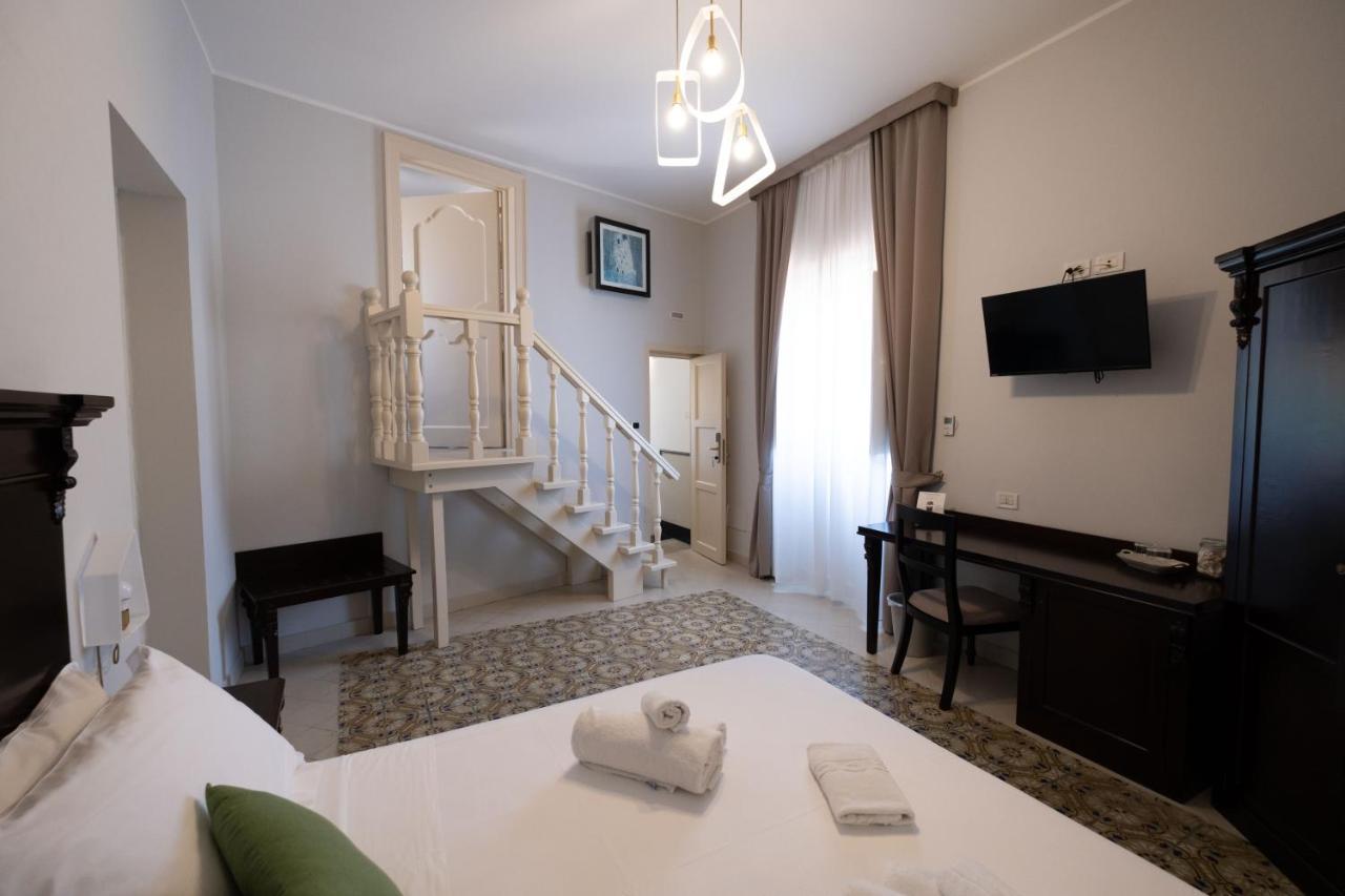 Hotel Borgo Di Ciaula Santa Flavia Bagian luar foto