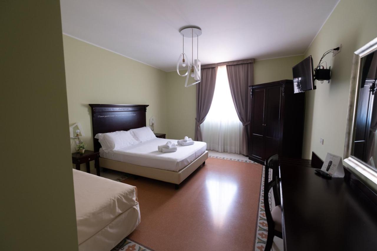 Hotel Borgo Di Ciaula Santa Flavia Bagian luar foto