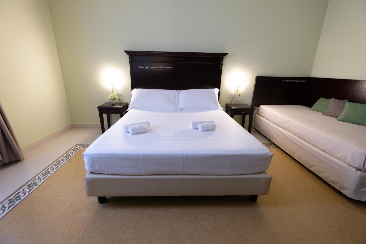 Hotel Borgo Di Ciaula Santa Flavia Bagian luar foto