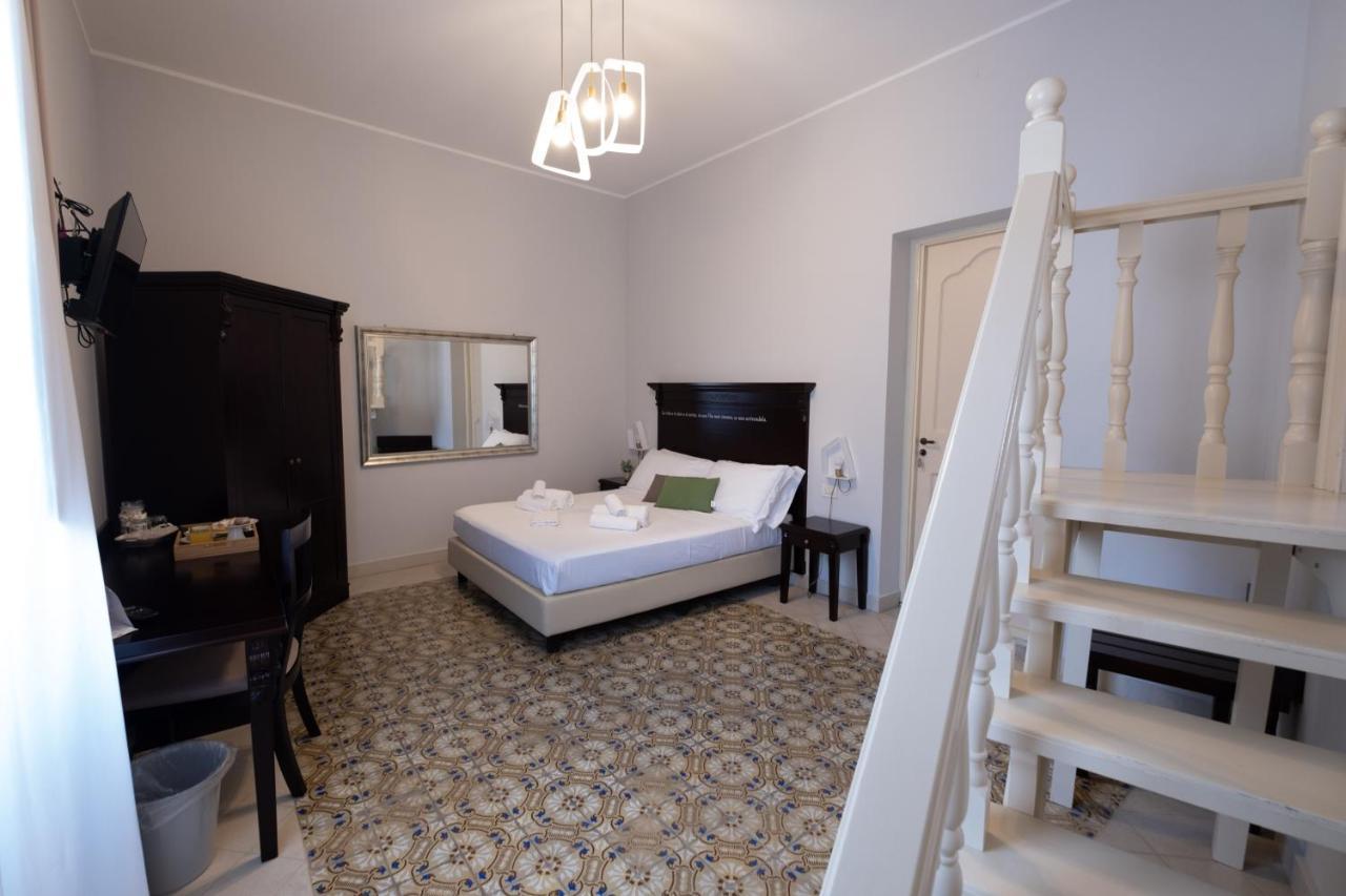 Hotel Borgo Di Ciaula Santa Flavia Bagian luar foto