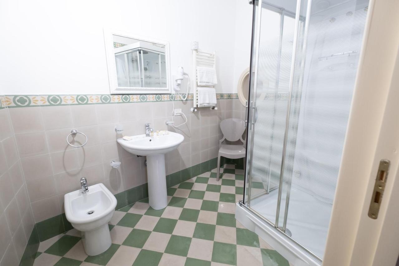 Hotel Borgo Di Ciaula Santa Flavia Bagian luar foto